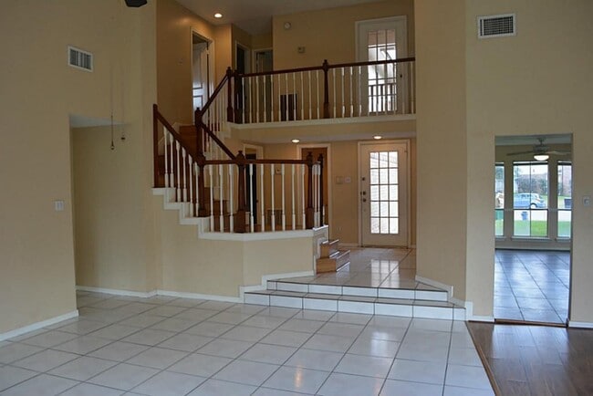 Building Photo - 3106 Hollow Creek Ct