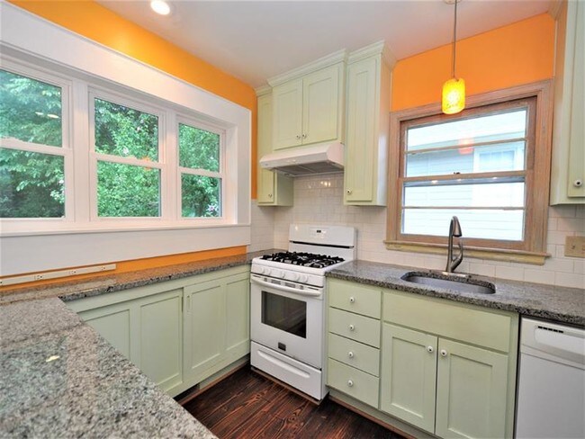 Building Photo - 315 Westchester Dr