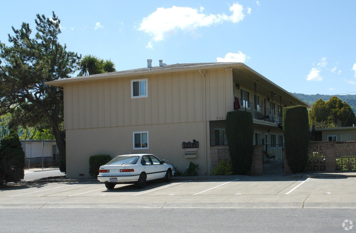 Primary Photo - 7201 Dowdy St