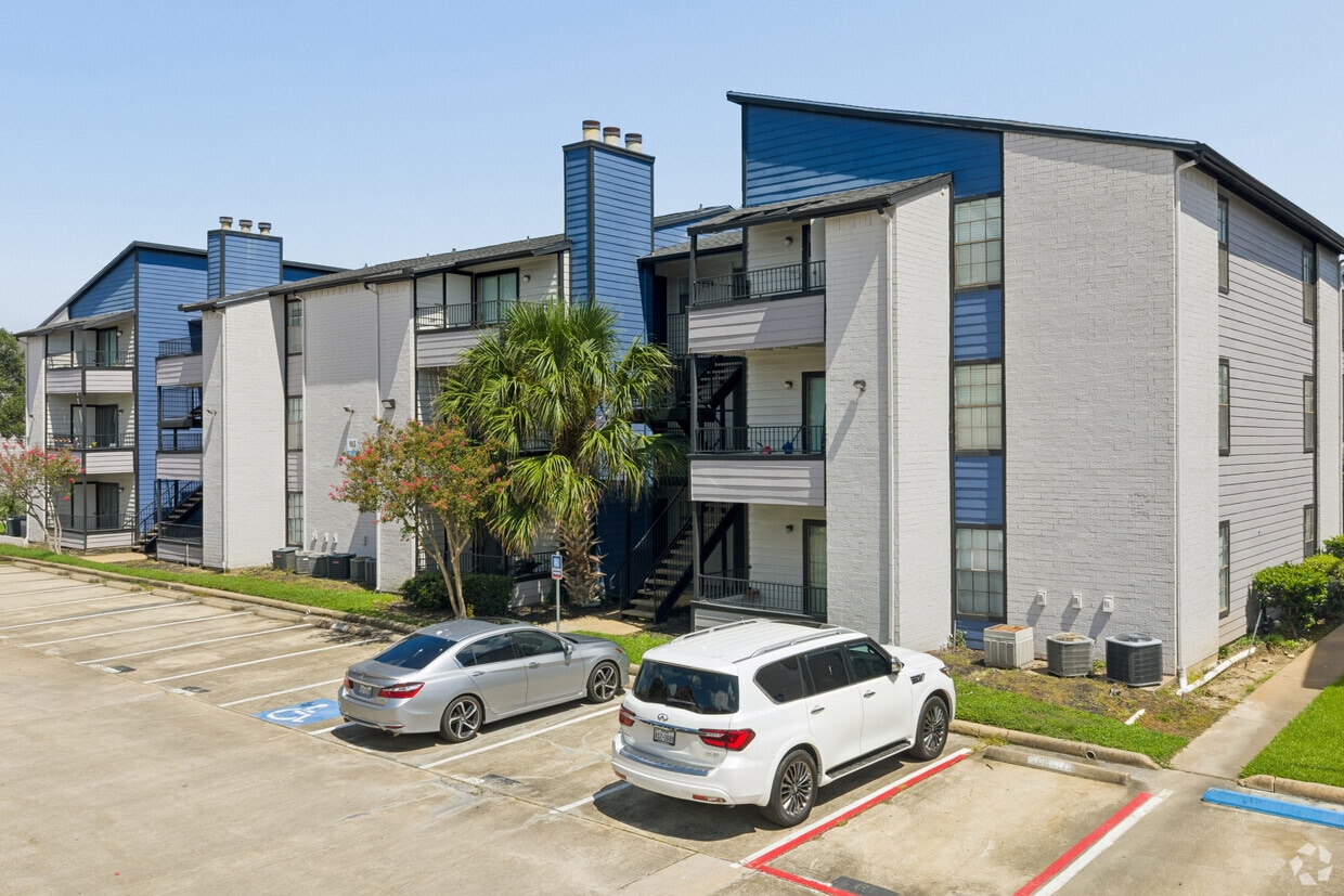6Ten at Med Center Apartments - 6Ten at Med Center Apartments