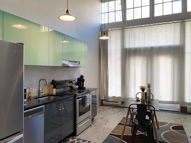 Building Photo - LUNA Lofts