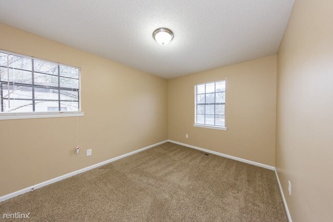 Building Photo - 3 br, 2 bath House - 933 Edwards Lake Road