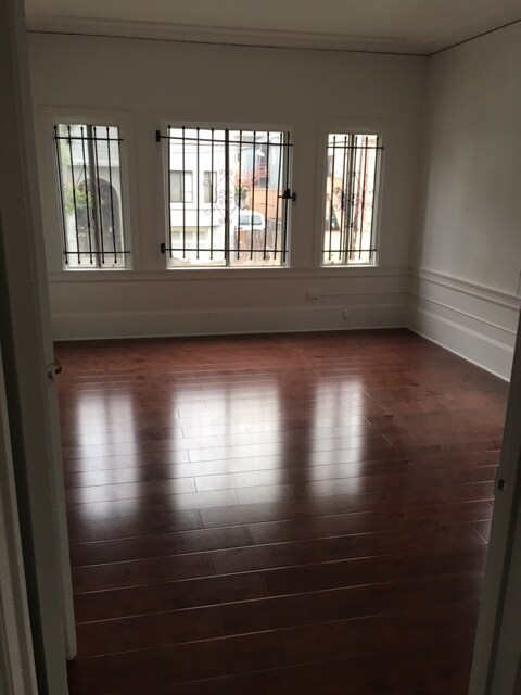 Building Photo - 1417 3rd Ave