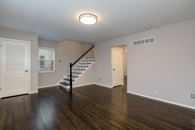 Building Photo - 235 W Washington Ave