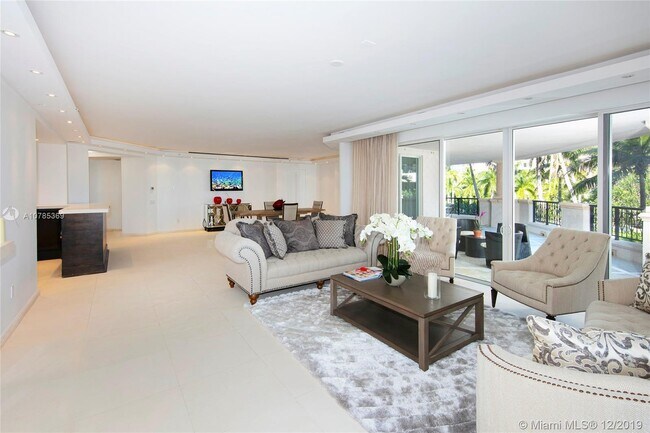 Foto del edificio - 7621 Fisher Island Dr