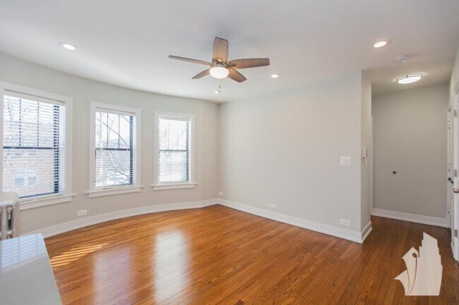Foto del edificio - 1 bedroom in Chicago IL 60640