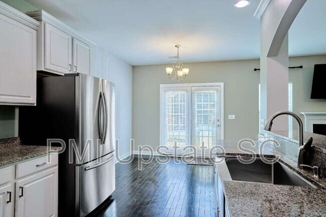 Building Photo - 150 W Pyrenees Dr