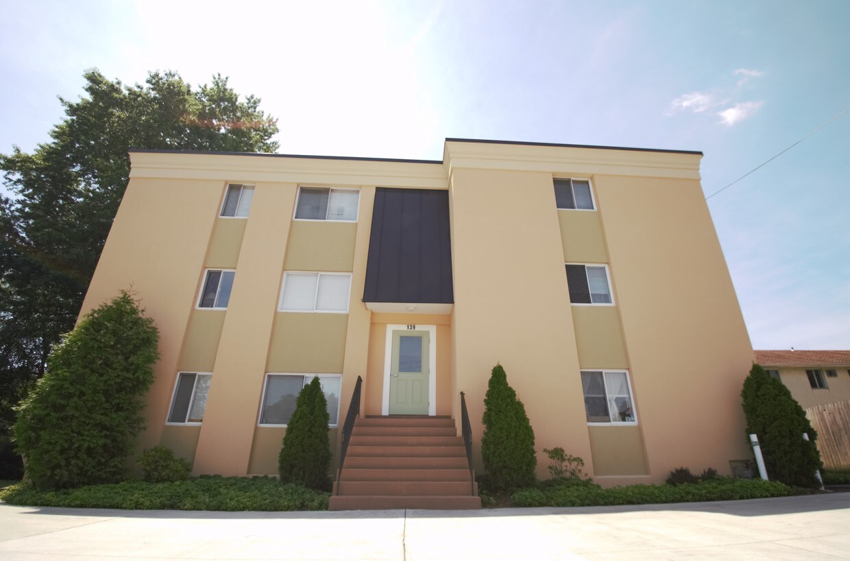 Building Photo - 139 S State Rd