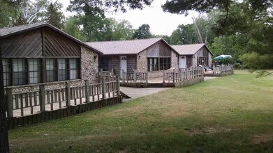 Building Photo - 19 Cedar Island Dr