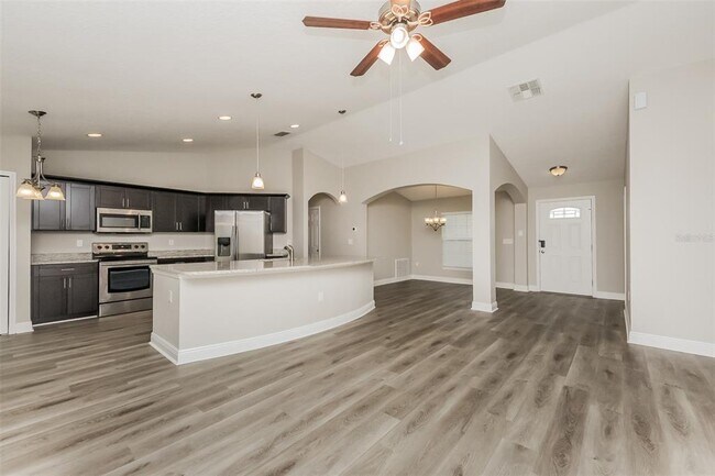 Foto del edificio - 463 Columbia Ct