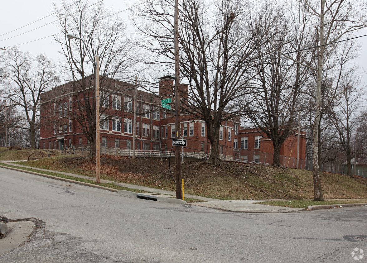 Foto - Bancroft School Housing