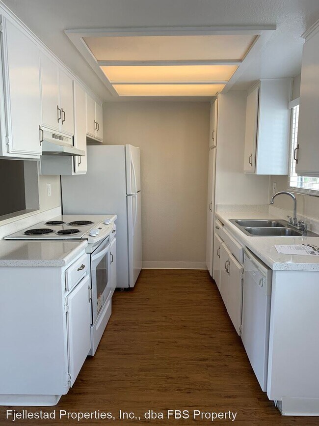Foto del edificio - 4540 Glacier Ave