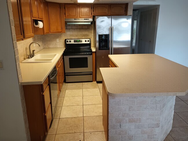 Foto del edificio - 1235 S Highland Ave