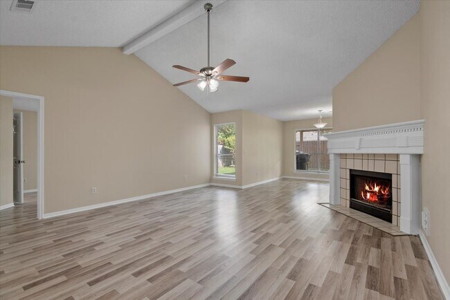 Building Photo - 18182 Forest Cedars Dr