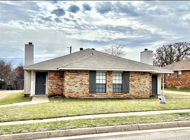 Building Photo - 5708 Ranchogrande Dr