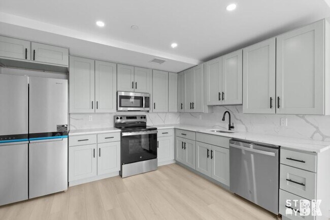 Building Photo - 2 bedroom in BROOKLYN NY 11226