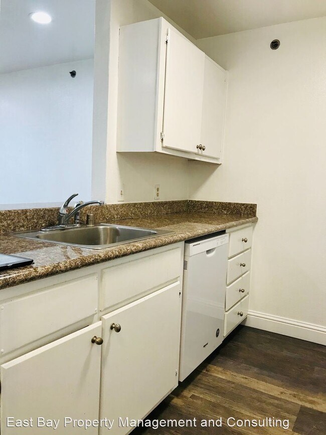 Foto del edificio - 673 Royston Ln