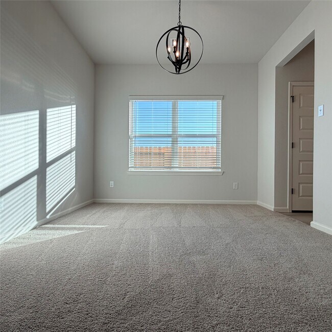 Building Photo - 3418 Lago Norence Dr