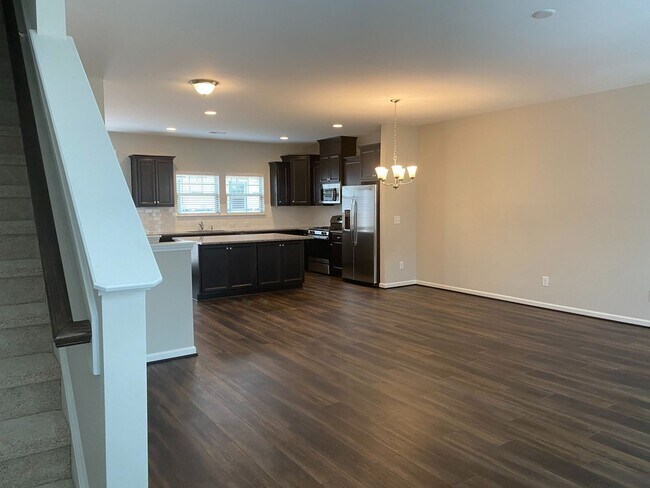Foto del edificio - 1012 Lathrop Ln