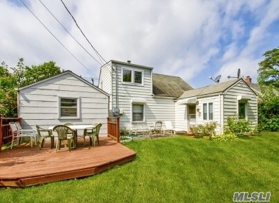 Building Photo - 170 N Bellmore Rd