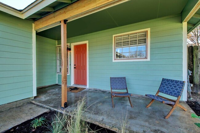 Building Photo - 1813 Gracy Farms Ln
