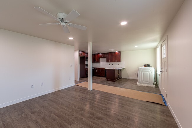 Building Photo - 7 Dreycott Ln