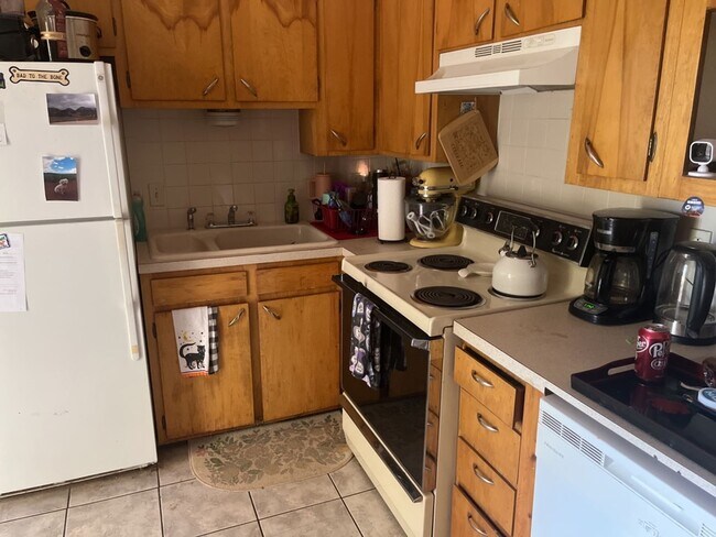 Foto del edificio - 526 N Frey Ave