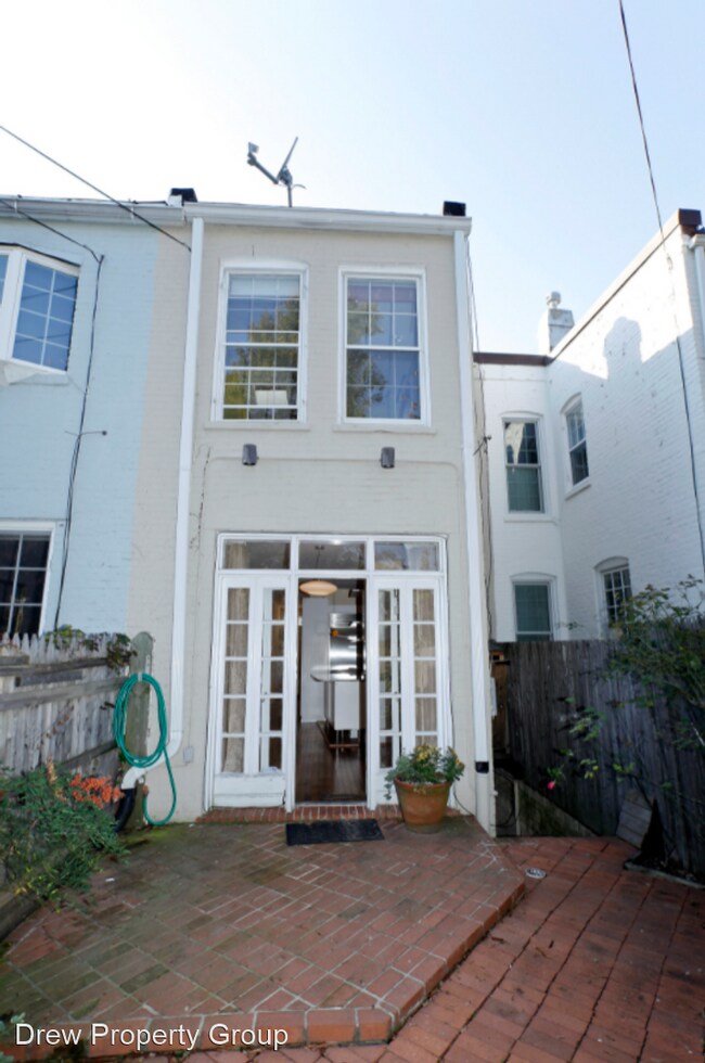 Building Photo - 3 br, 2 bath House - 1563 33rd St NW