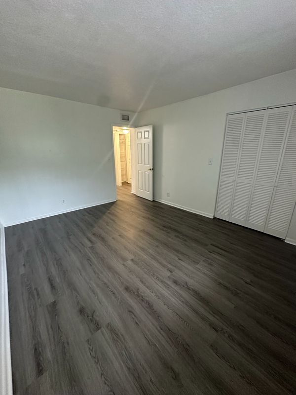 Foto principal - 829 NW 46th Ave