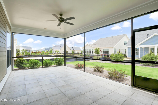Building Photo - 730 Edgerton Dr