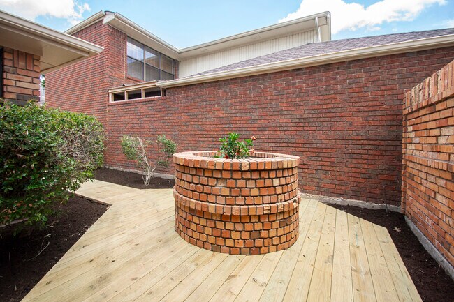 Foto del edificio - 3905 Denham Way