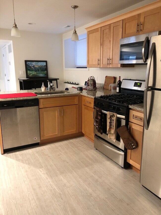 Foto del edificio - 1722 N Artesian Ave