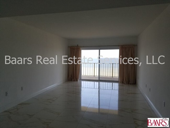 Foto del edificio - 615 Bayshore Dr