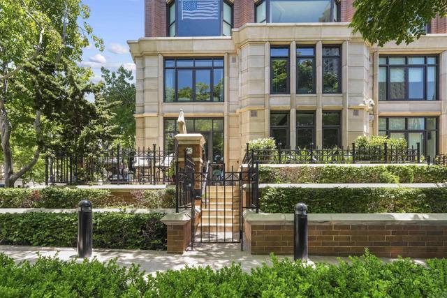 Primary Photo - 500 W Harbor Dr