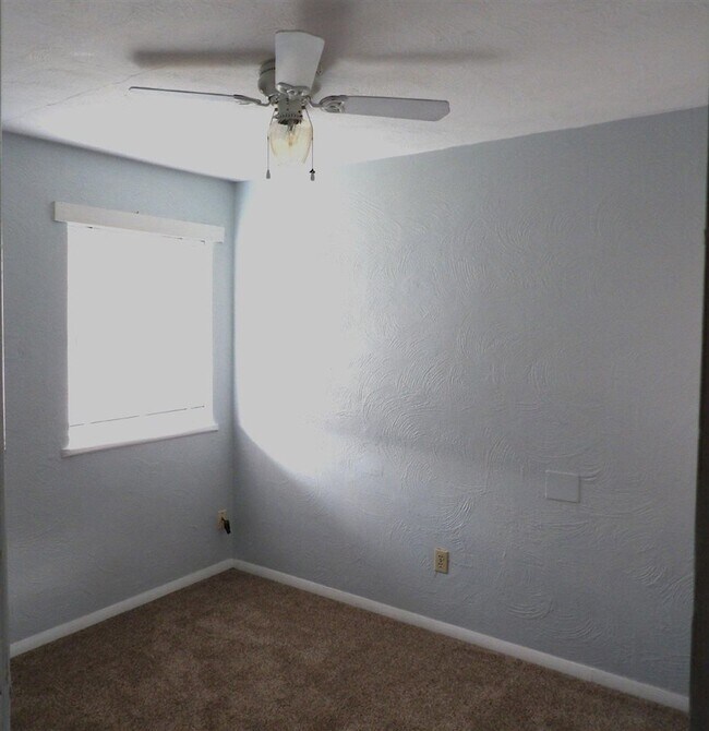 Foto del edificio - 2351 NW Bell Ave