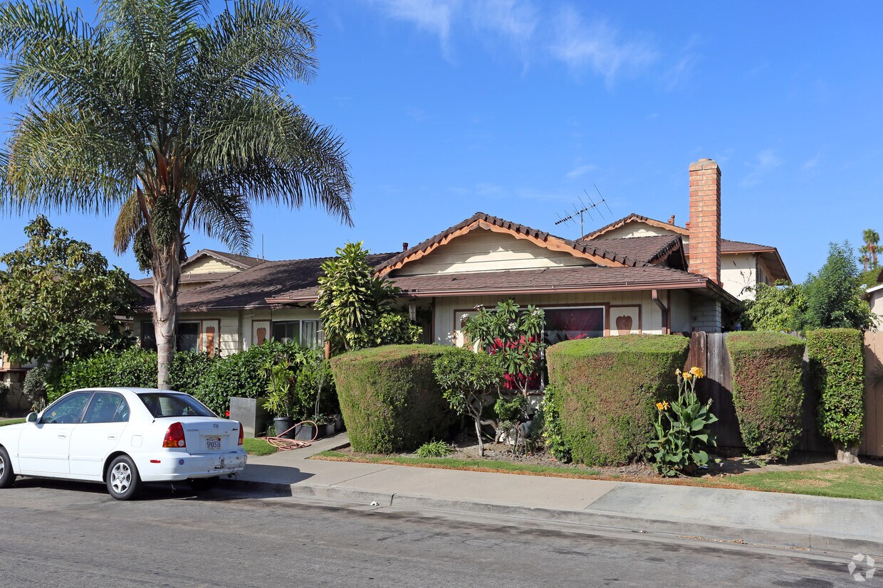 Building Photo - 16561 Sabot Ln
