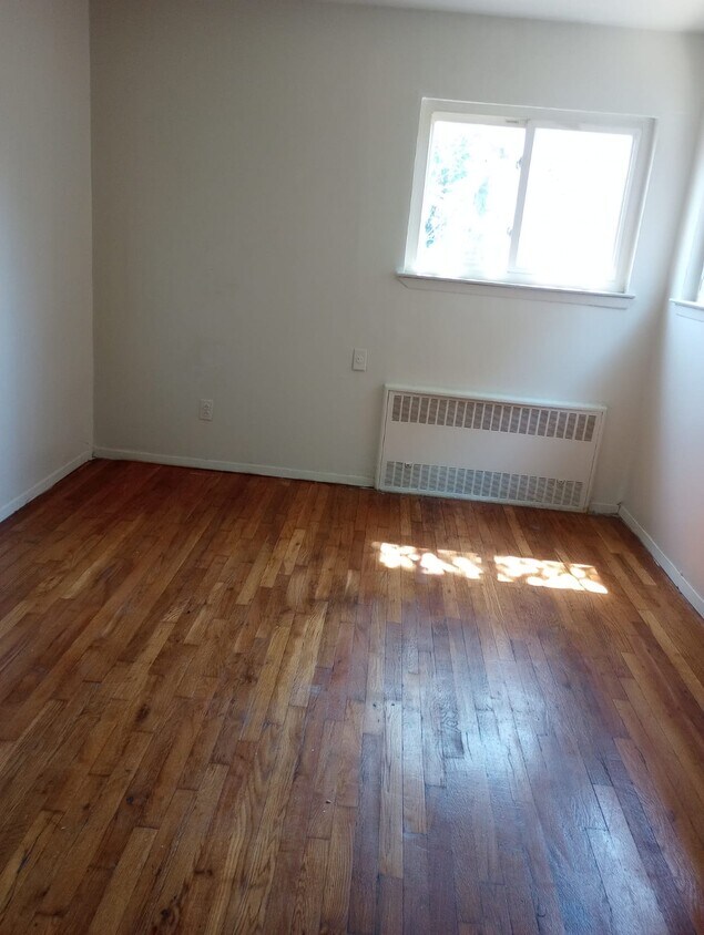 Foto del edificio - 710 E 53rd St