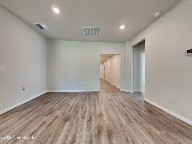 Foto del edificio - 8682 Kaye Ln