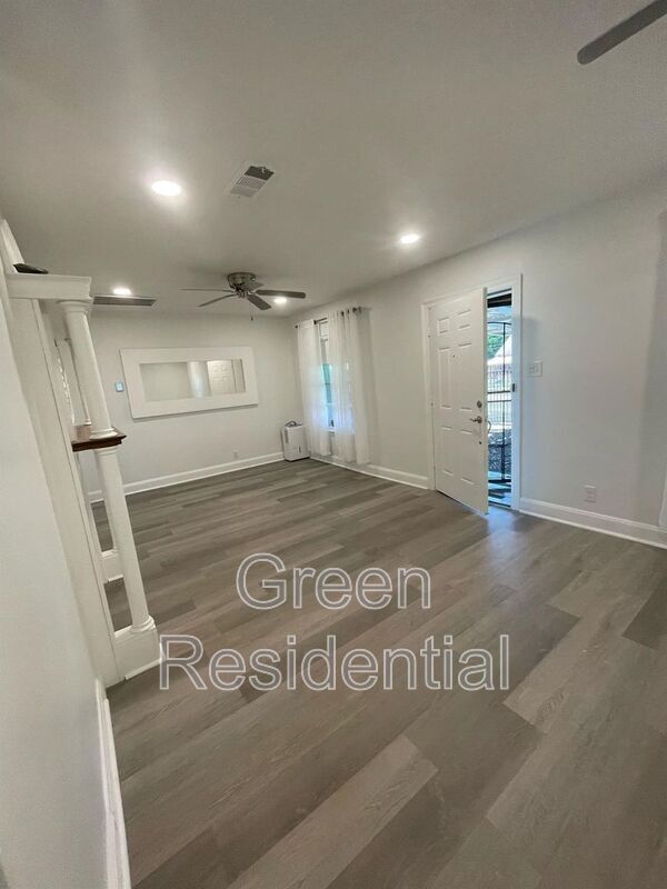 Building Photo - 7410 Ilex St