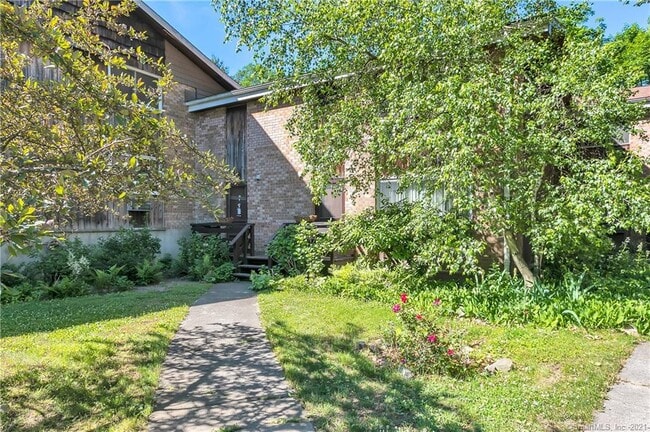 Building Photo - 333 Vincellette St
