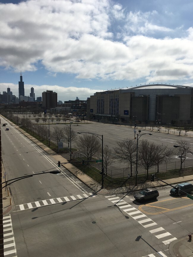 Foto del edificio - 2006 W Warren Blvd