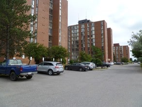 Building Photo - Heritage Place Apartments