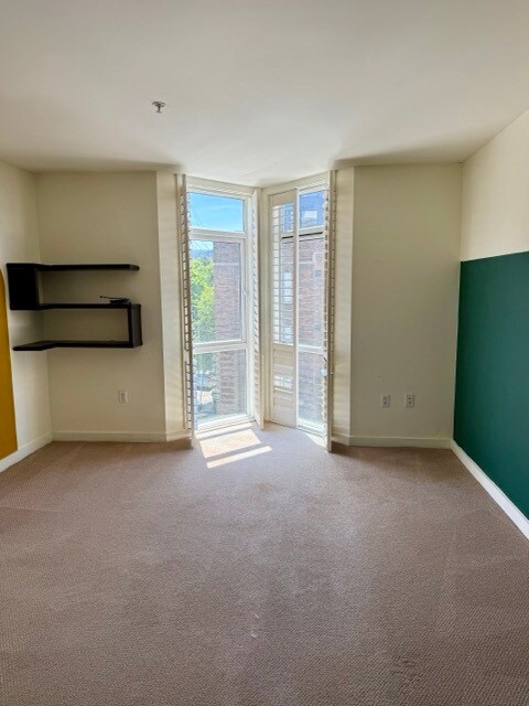 Foto del edificio - 103 Bellevue Ave E