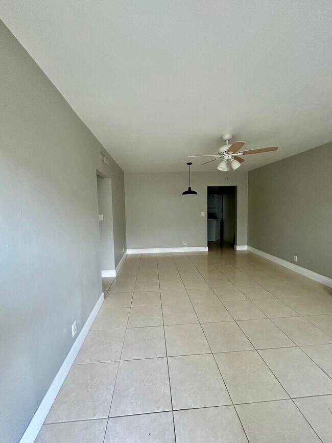 Foto del edificio - 4105 Woodside Dr