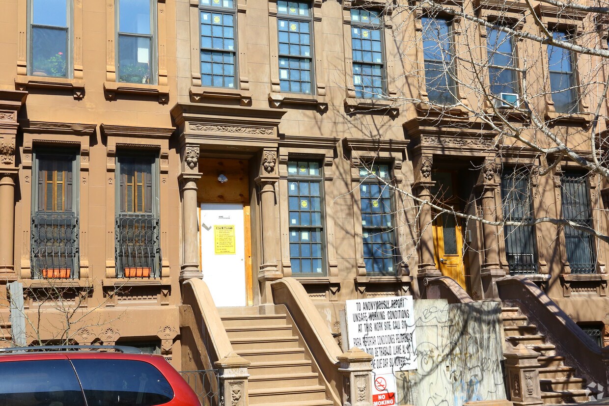 Building Photo - 129 W 131st St