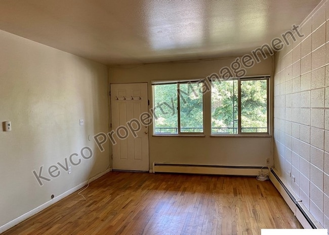 Building Photo - 419 Laporte Ave