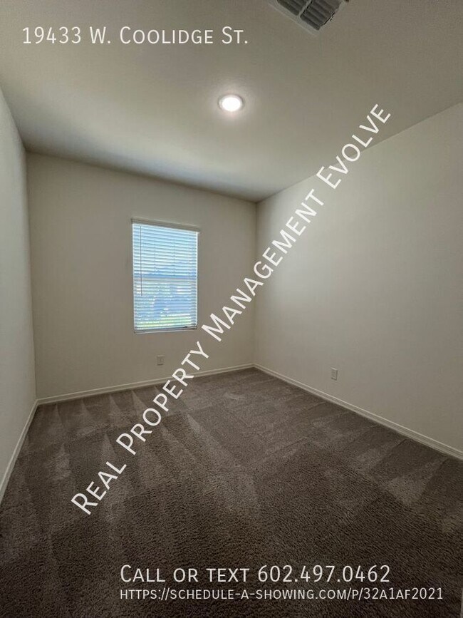 Building Photo - FREE RENT FOR JULY!!! AMAZING MOVE-IN SPEC...