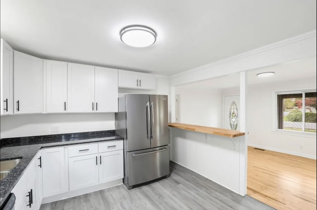 Building Photo - 168 Dorris Ave