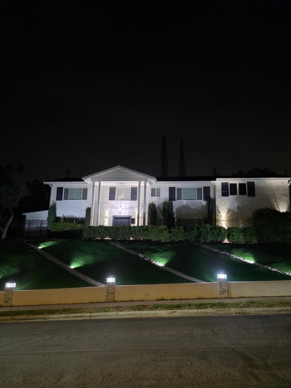 Building Photo - 10644 Vanalden Ave