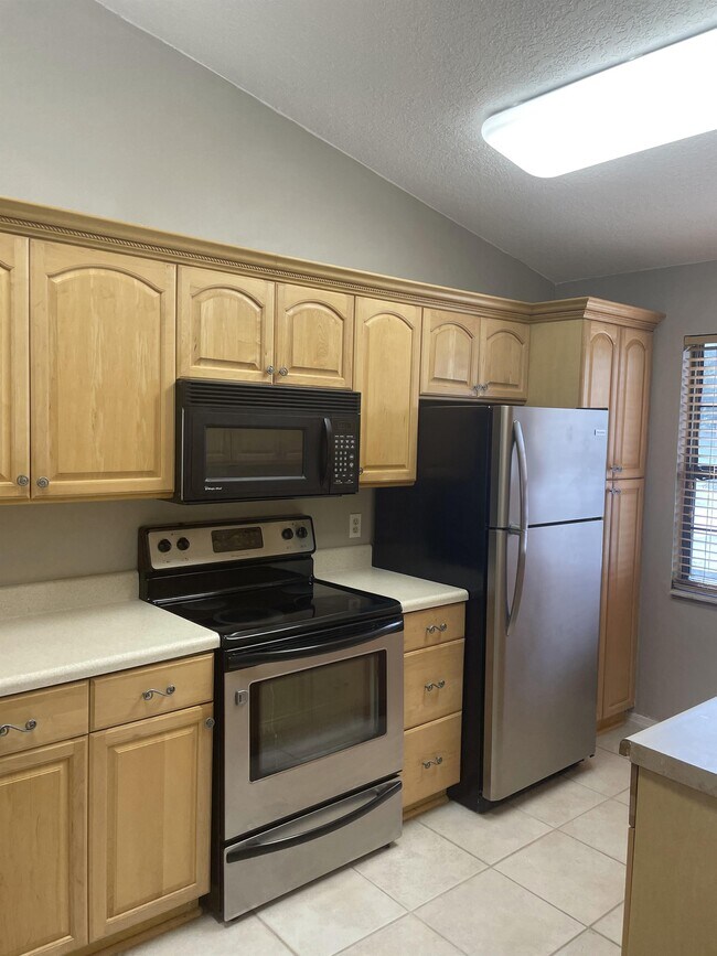 Foto del edificio - 223 Arbor Cir